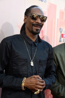 Snoop-Dogg-2015-iHeartRadio-Music-Awards
